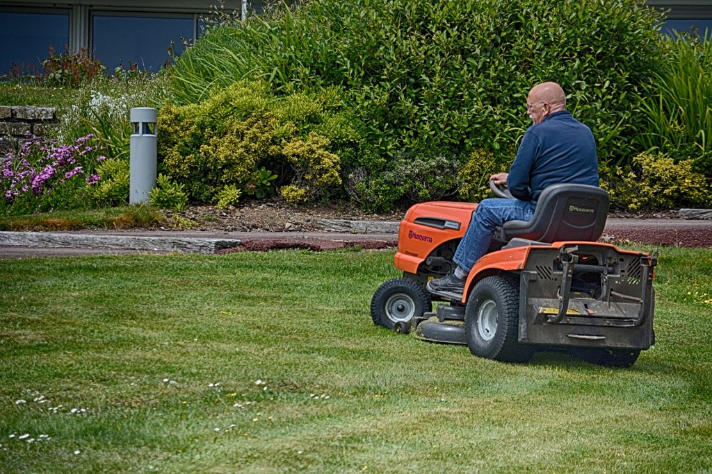 ride on garden lawn mower